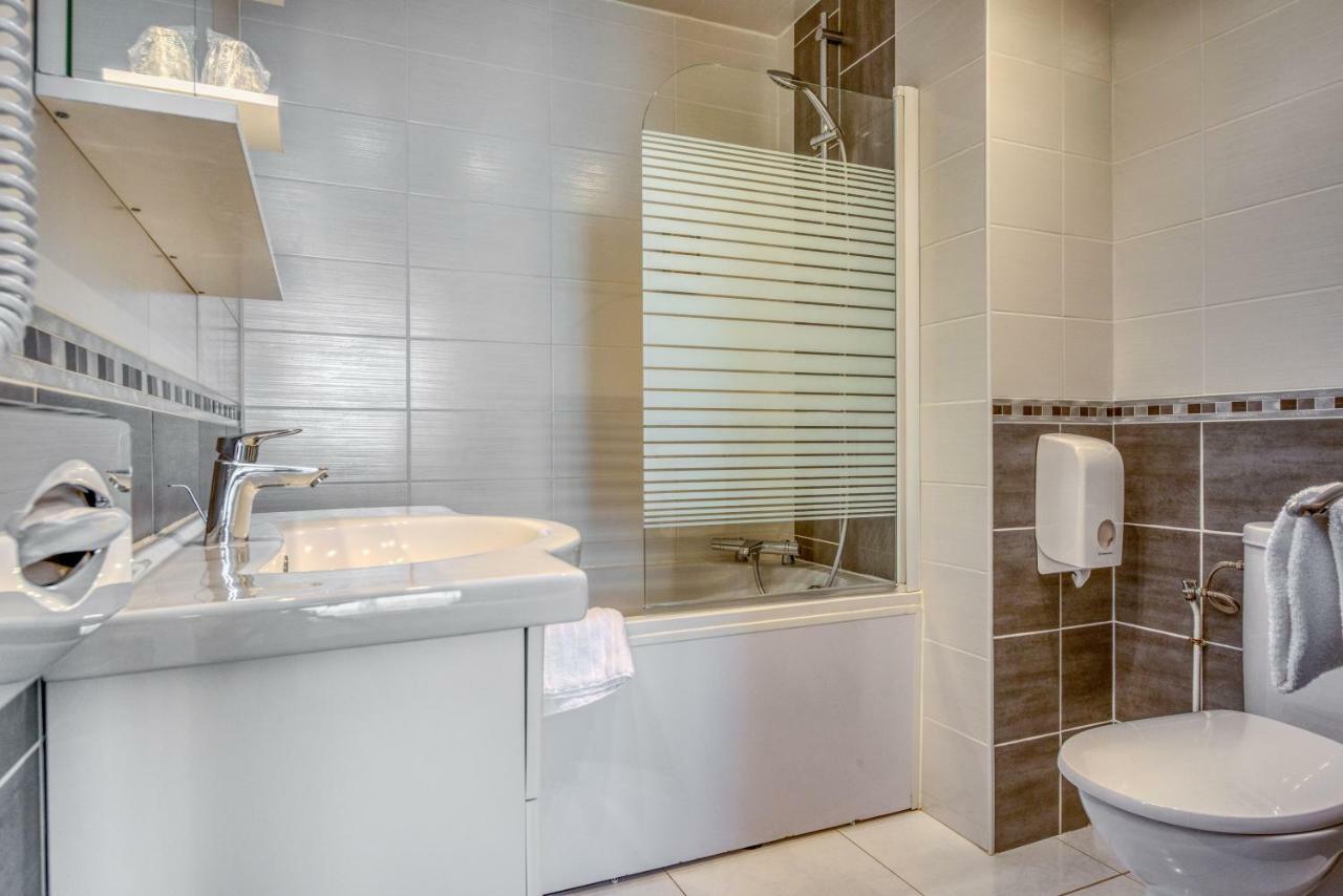 Hotel Le Berry Saint-Nazaire المظهر الخارجي الصورة